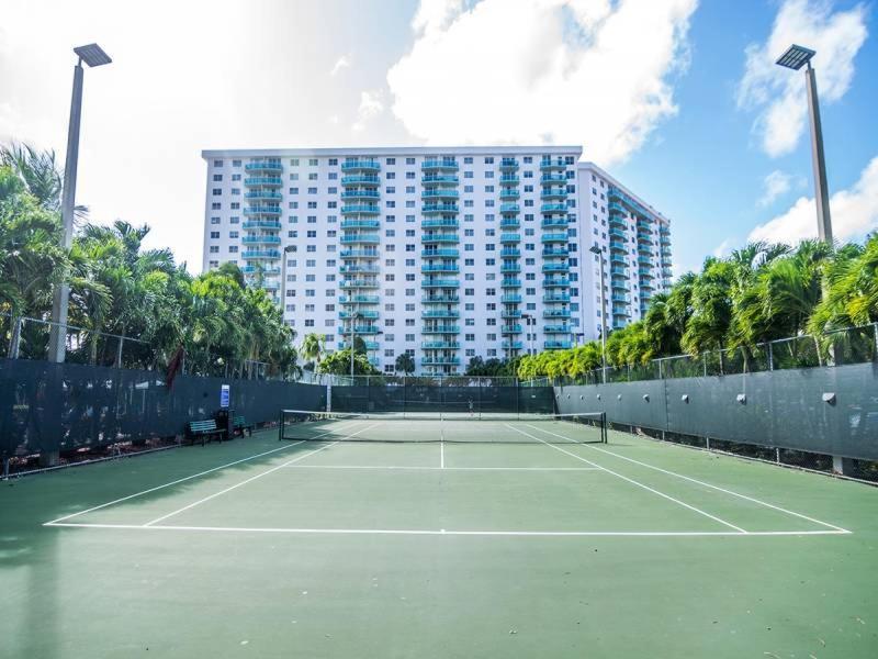 מיאמי ביץ' Marbella Miami Luxury Condos מראה חיצוני תמונה